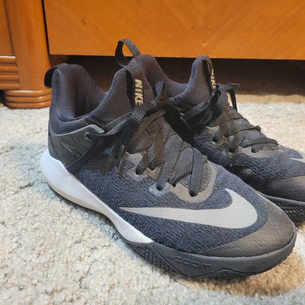 Size 7 Women's Nike Basketball Shoes